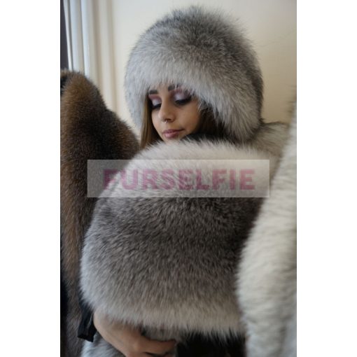 Gina in fox fur stole with fox hat